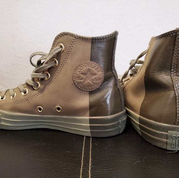 Converse Unisex Chuck Taylor All Star Leather Hi Top Shoes Dark Stucco - Picture 3 of 7